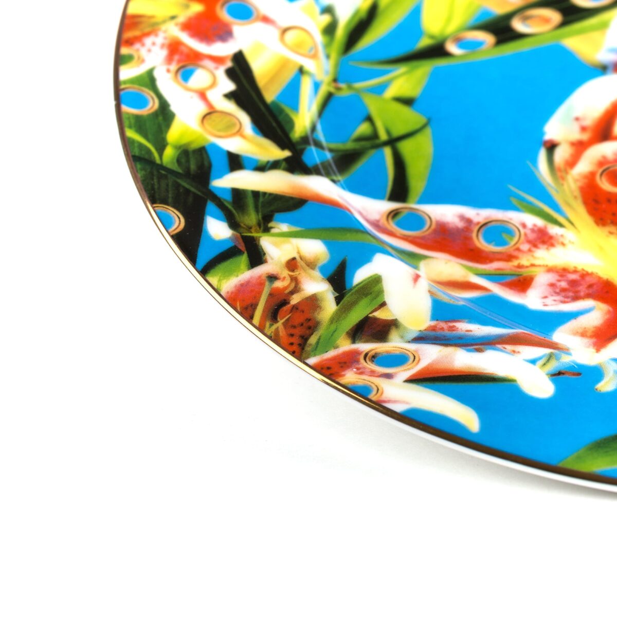 Seletti-Toiletpaper-Porcelain-Plates-169352.jpg