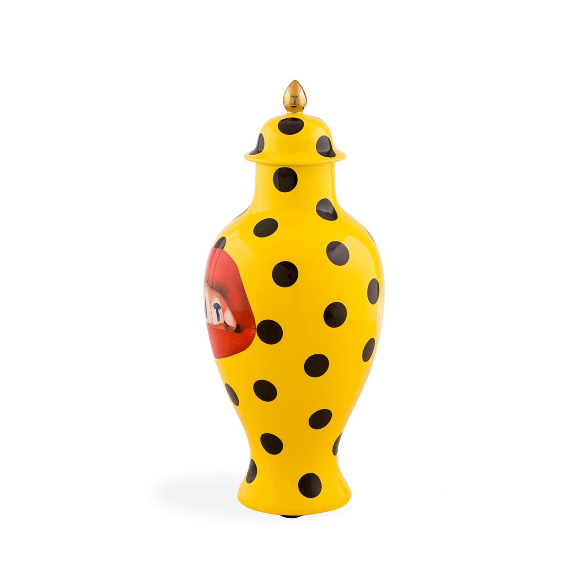 Seletti-Toiletpaper-Magazine-Vase-097913W9A4098