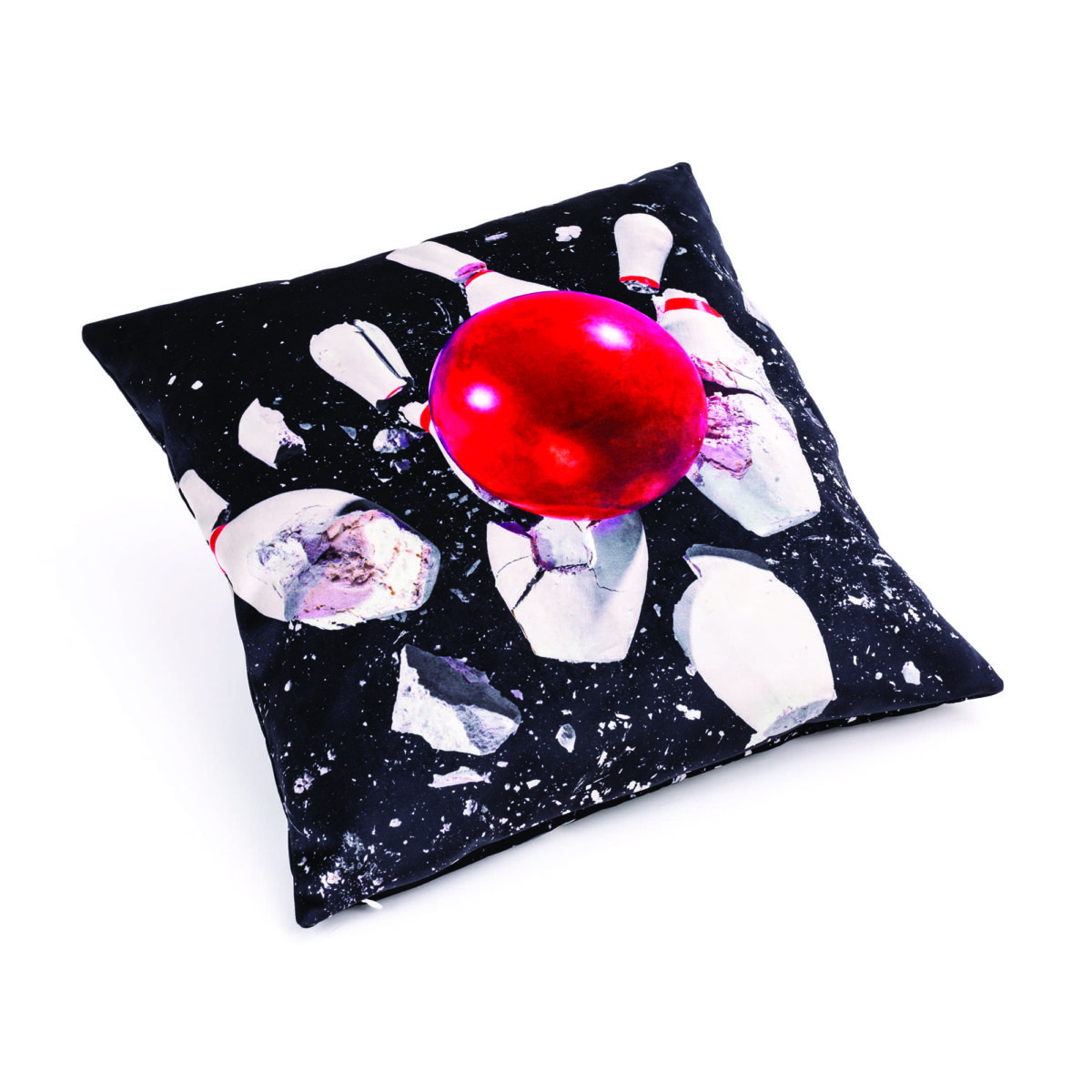 Seletti-Toiletpaper-Magazine-Pillows-023071