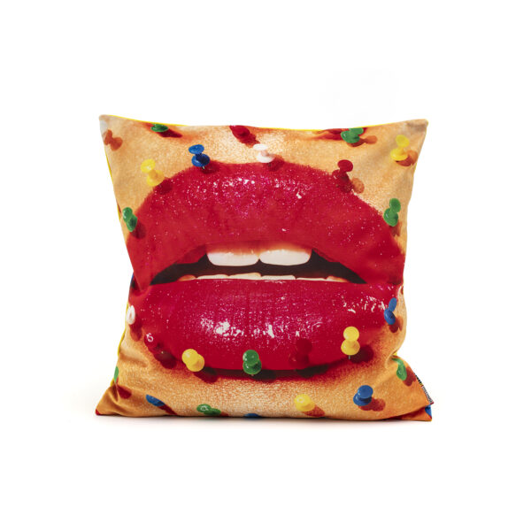 TP CUSHION WITH PLUME PADDING "MOUTH WITH PINS" Cm.50x50